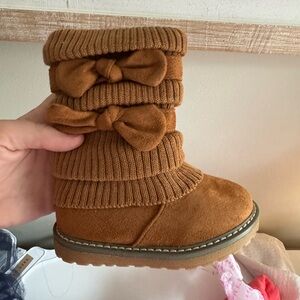 Toddler size 5 boot